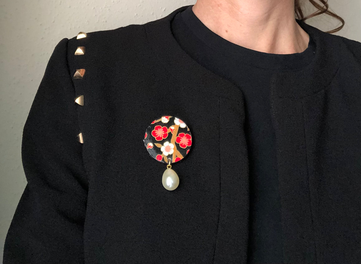 Black & Pearl Brooch.