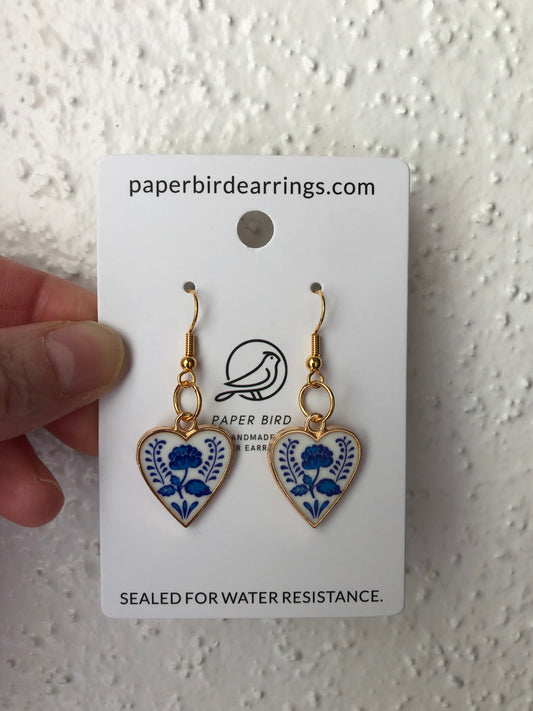 Heart earrings with blue flowers